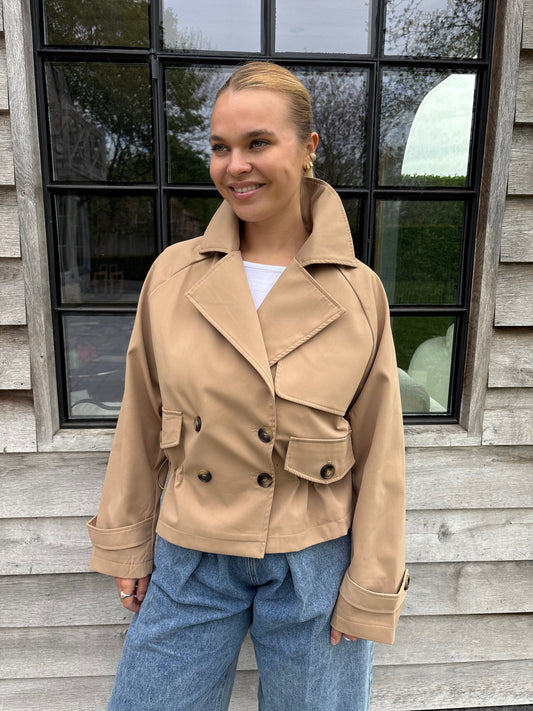 Alice Trenchcoat