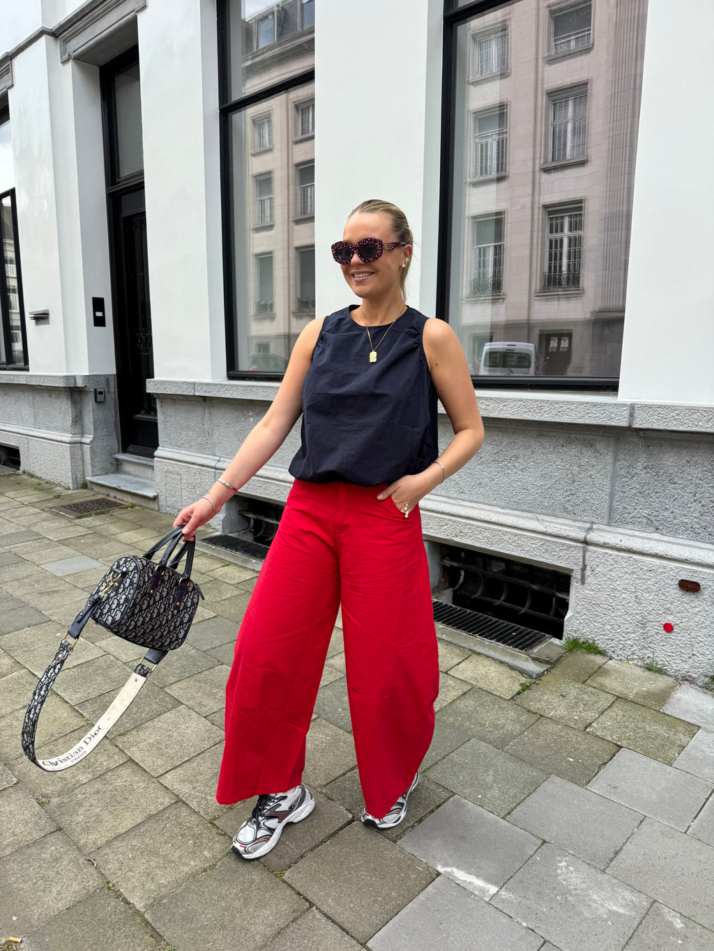Rouge trousers